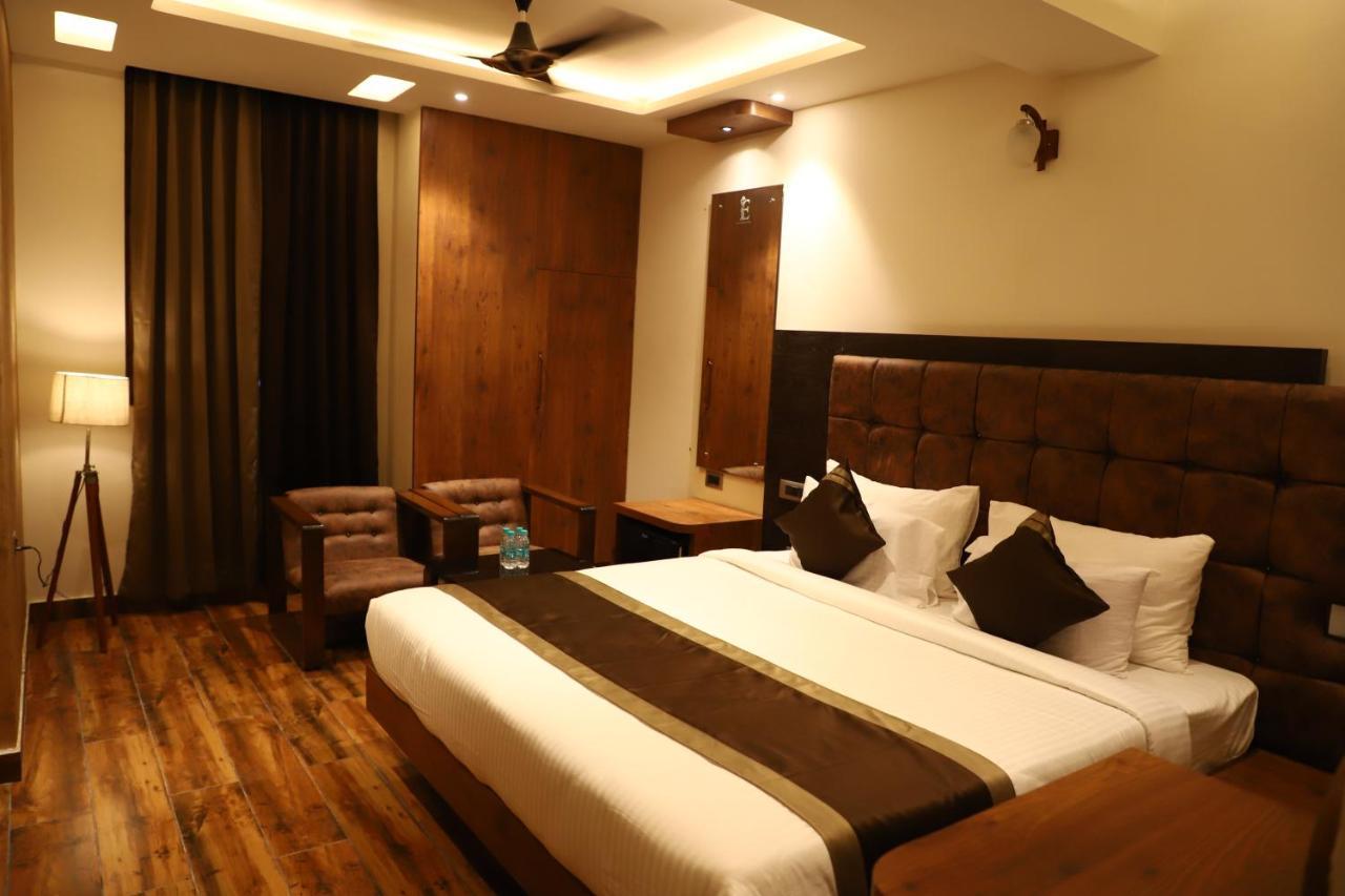 Hotel Emperio Grand Lucknow Ngoại thất bức ảnh