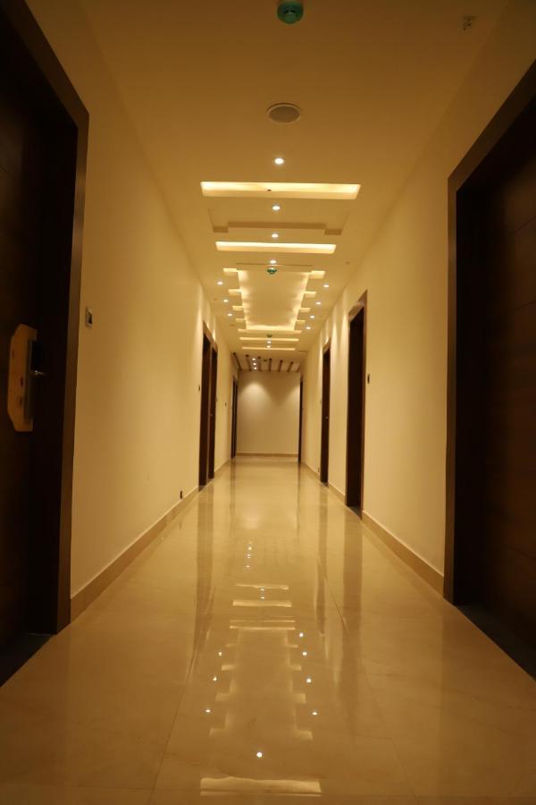 Hotel Emperio Grand Lucknow Ngoại thất bức ảnh