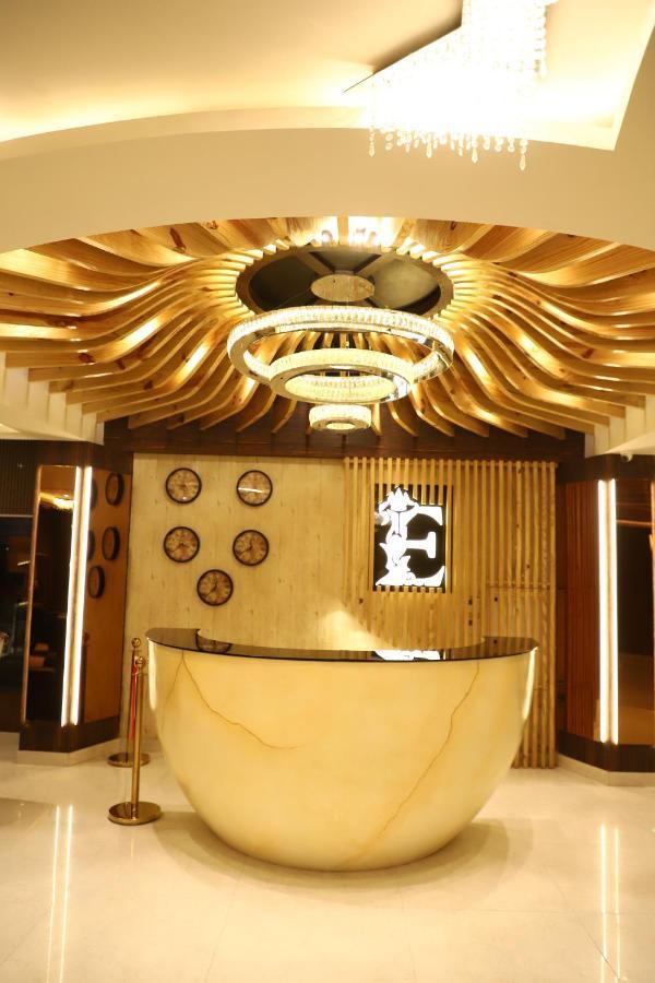 Hotel Emperio Grand Lucknow Ngoại thất bức ảnh
