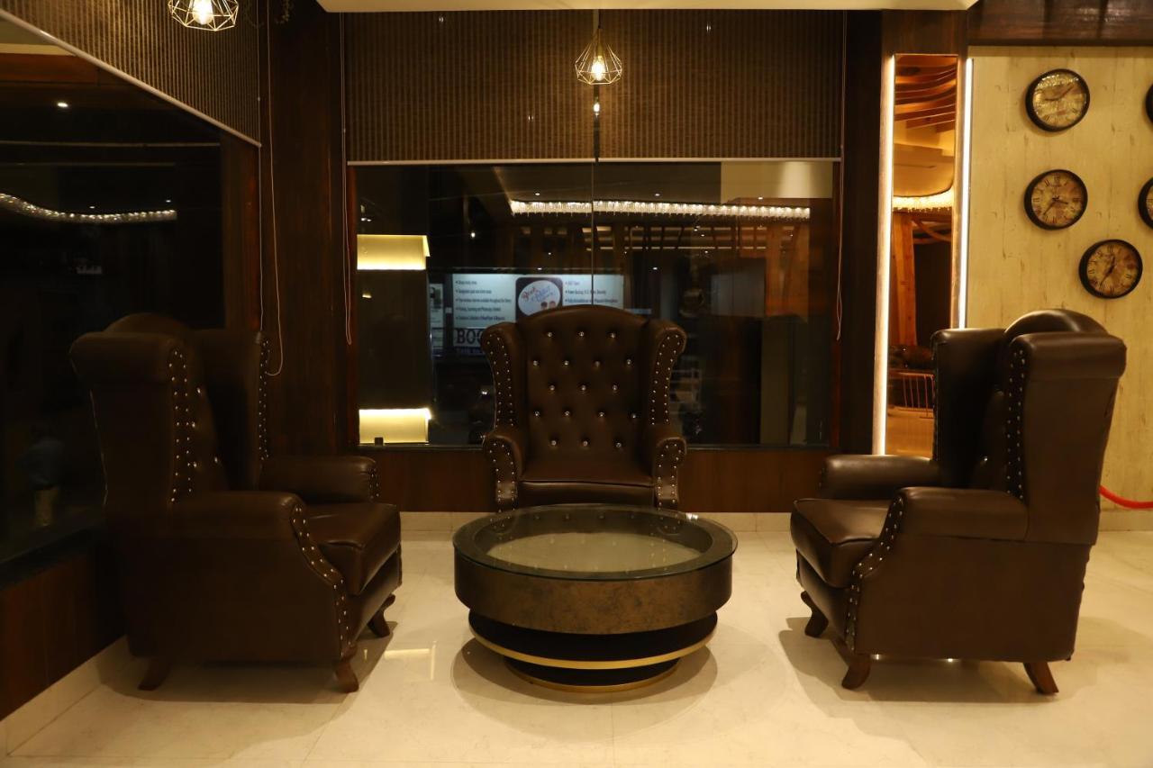 Hotel Emperio Grand Lucknow Ngoại thất bức ảnh