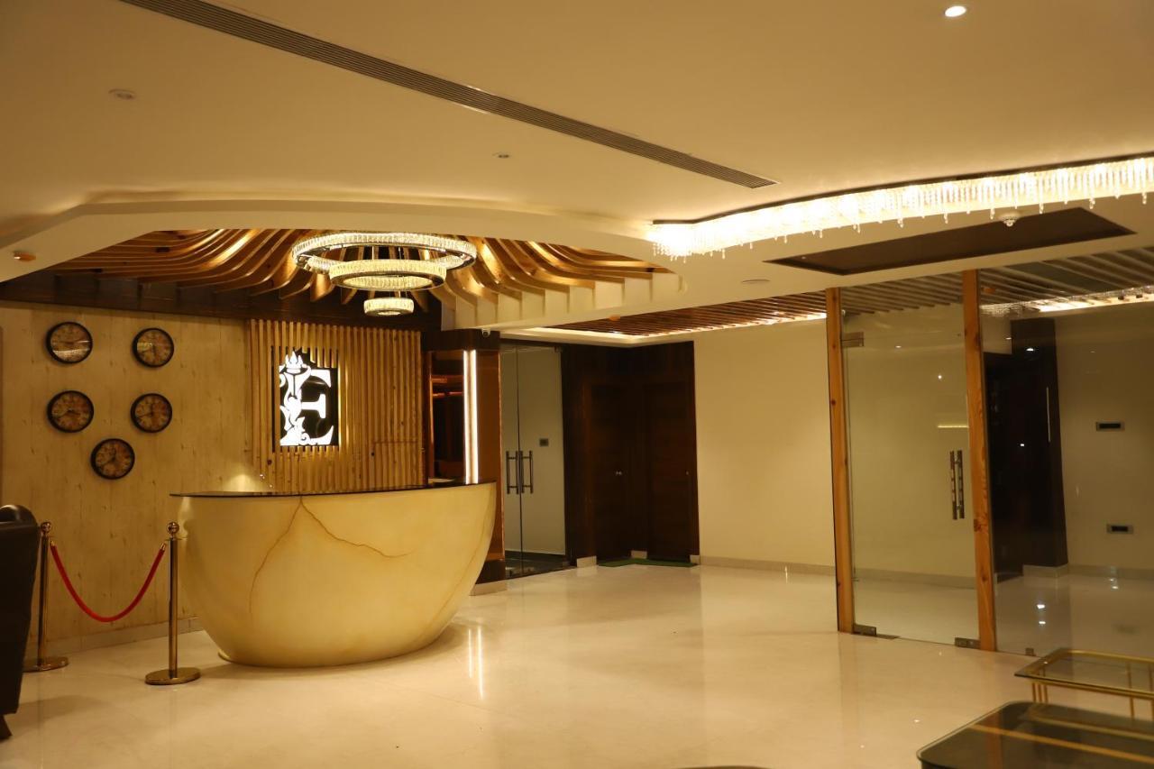 Hotel Emperio Grand Lucknow Ngoại thất bức ảnh