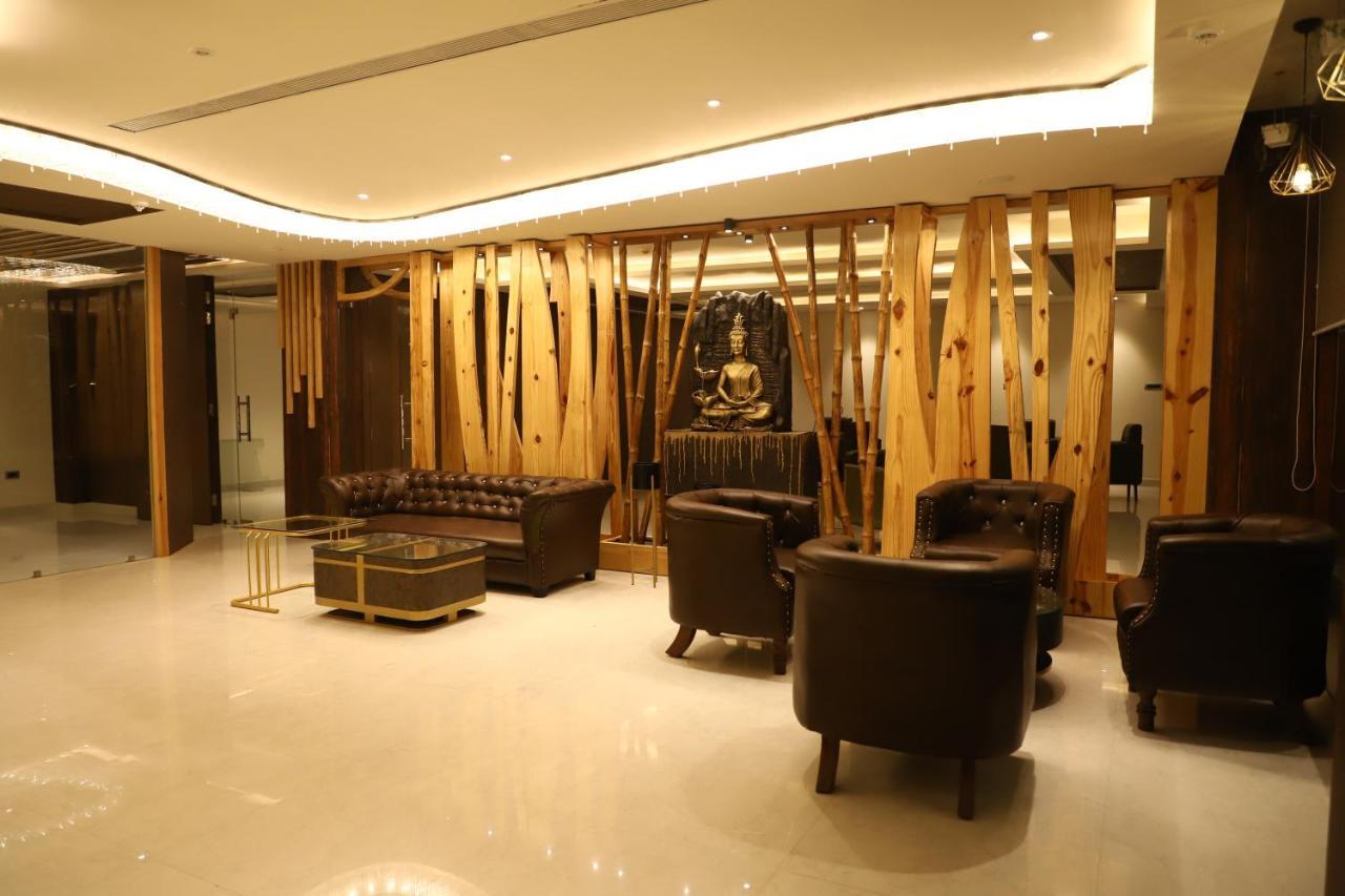 Hotel Emperio Grand Lucknow Ngoại thất bức ảnh